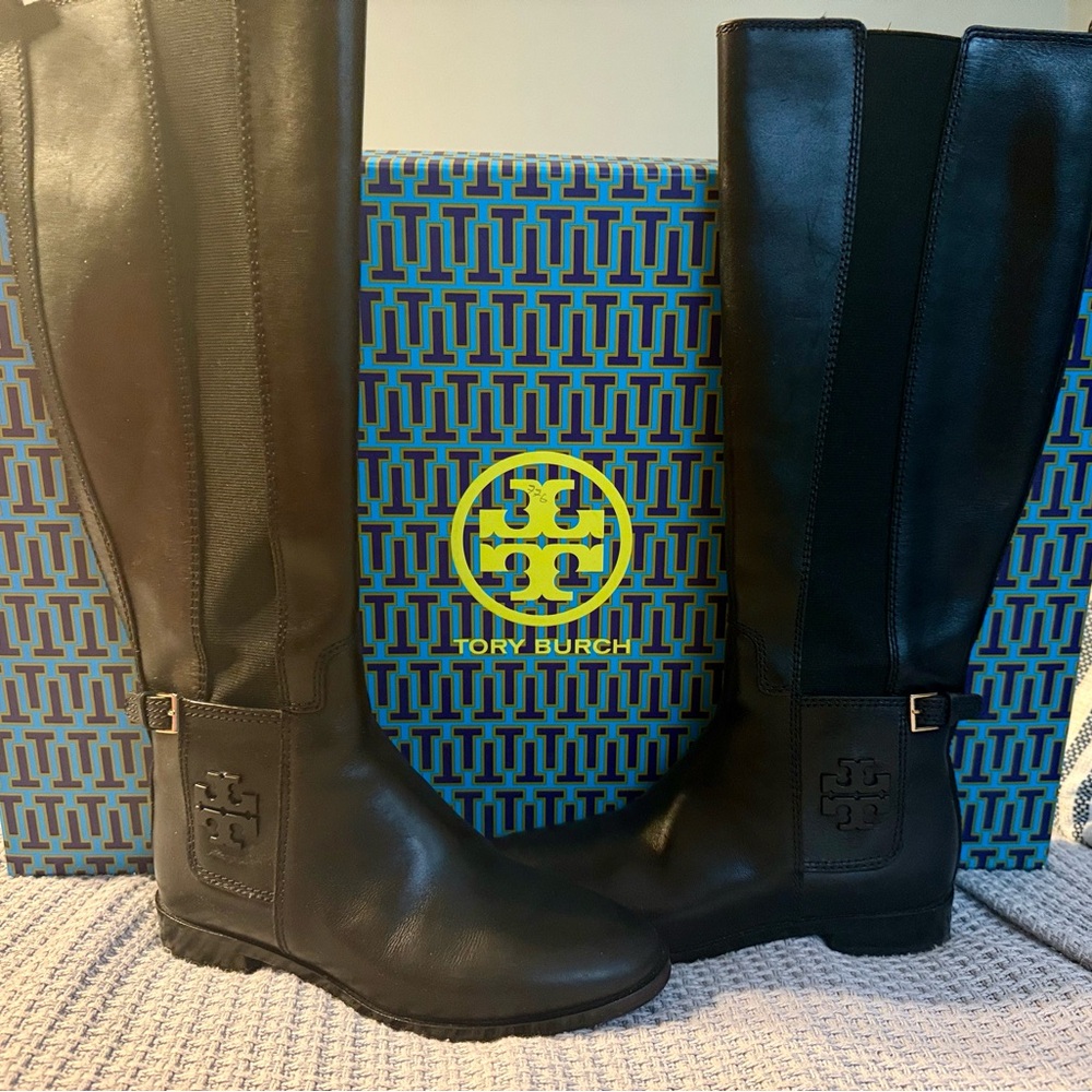 Tory Burch Perfect Black Wyatt 2 Boot Calf Leather Stretch. Like New! - Picture 2 of 12
